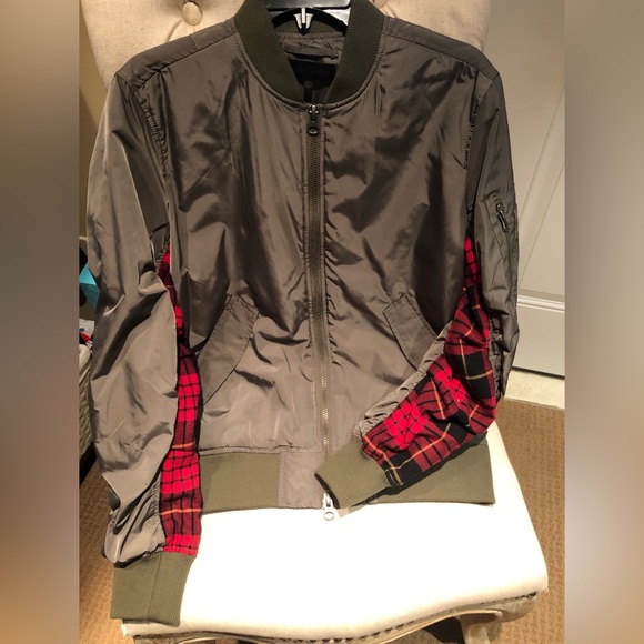 Green bomber jacket - Picture 1 of 3